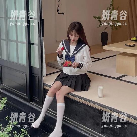 51cgfun官网：假装优雅，实则吃瓜心切！