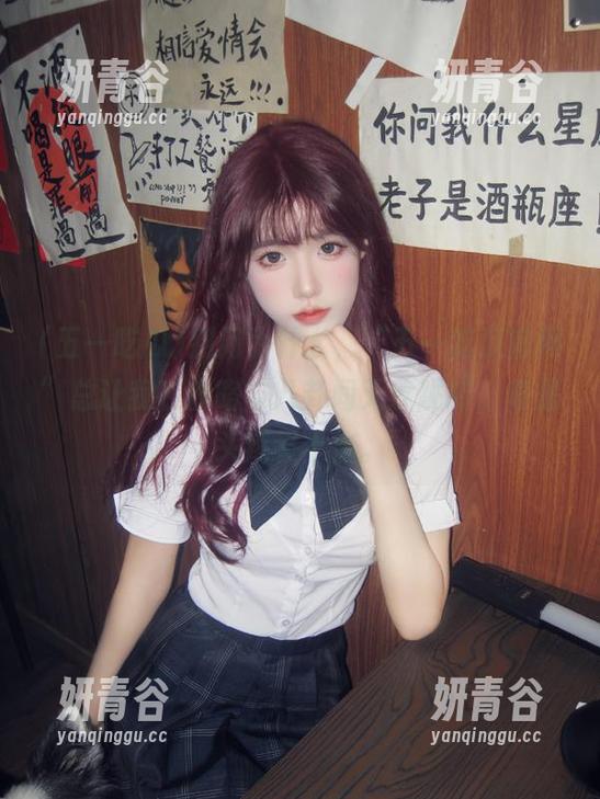 五一吃瓜 别问为什么,“五一吃瓜官网”总让我在攻略与八卦间无缝跳转,真是头疼又上瘾。