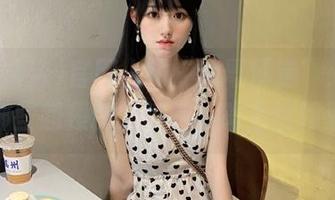 官网上的“冲哥精选”：在线追踪那些超模糊的瞬间，简直值回票价！