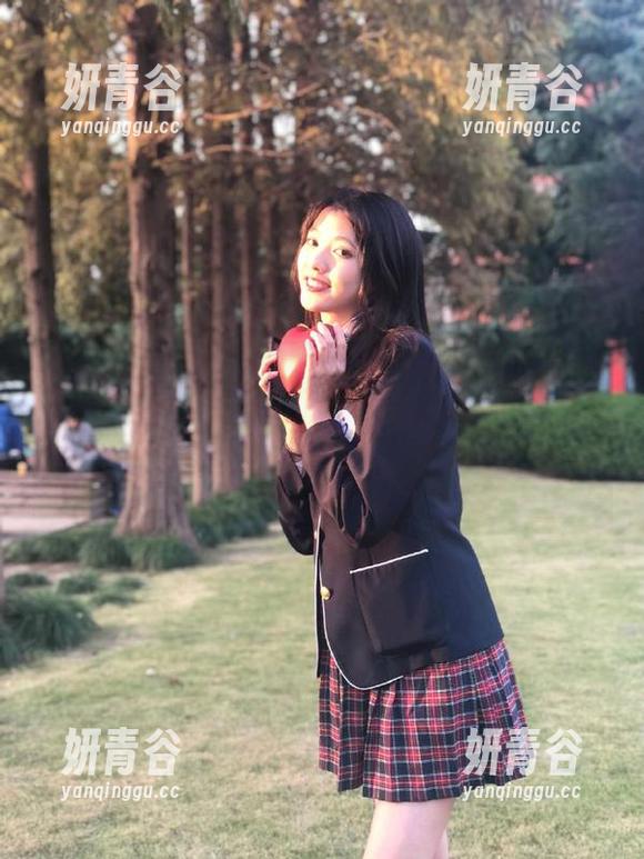 52吃瓜网苹果版上线，那些被埋没的故事又轮到我吃了，天哪！我好想辩论一下。