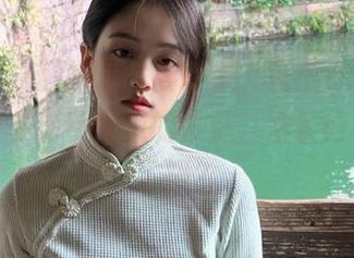 听说只要登录，吾爱吃瓜就能讲述更多你不知道的八卦，准备好被震惊了吗？