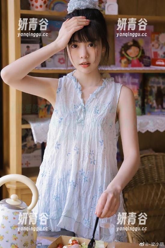 我爱吃瓜网 登录“我爱吃瓜网51cg”,心里面开着小窗户,随时等着有人给我投喂最新瓜。