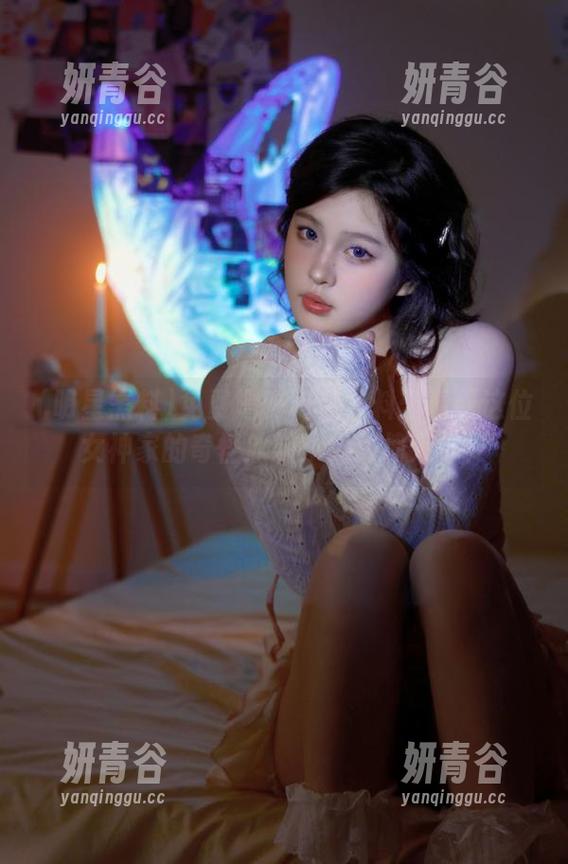 免费揭秘明星黑料：看看这位女神家的奇怪冰箱，绝对惊呆你！