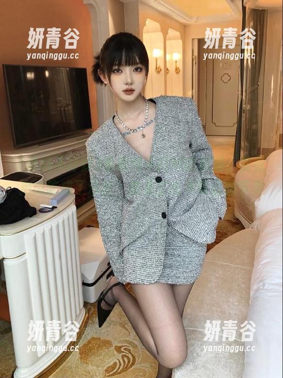 看黑料不打烊的视频，我竟把瓜吃成了沙拉，真是生吃不说话的节奏！